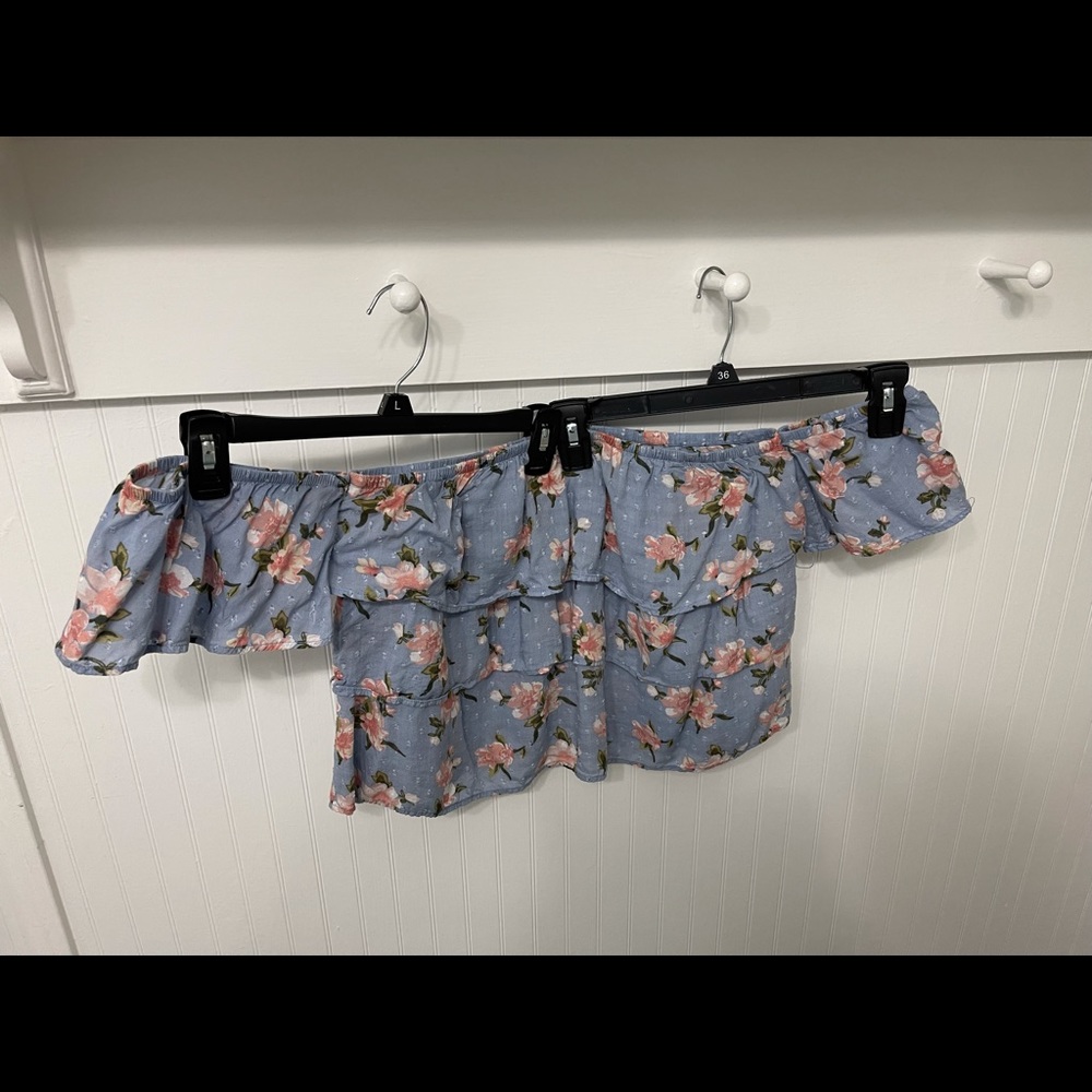 American Eagle Crop Top